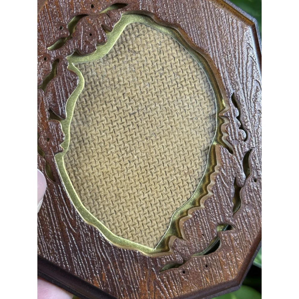Vtg HL British Registered Design Ornate Octagon 4”x 5” Faux Wood Picture Frame